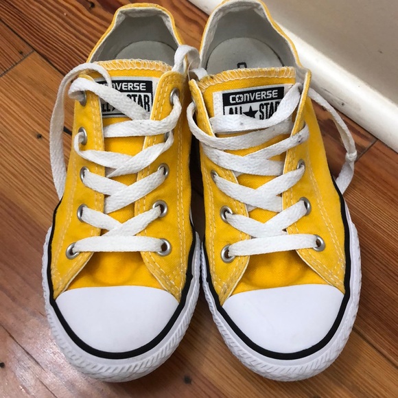 girls yellow converse